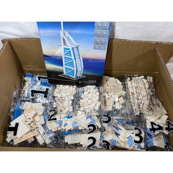 Happy Builds 1336 Piece Construction Toy Kit YC20004 - Picture 5 of 5